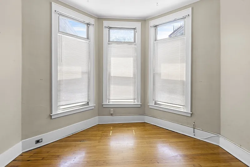 2 bed, 1.0 bath, $1,375 — Photo 3