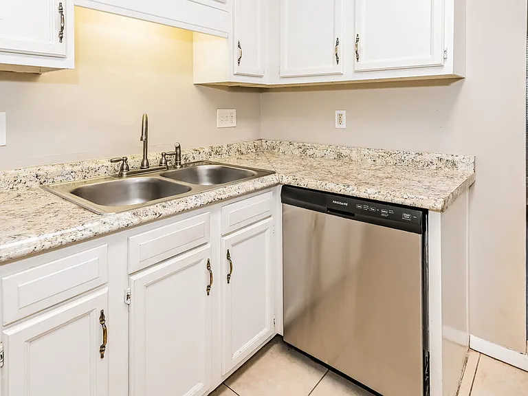 11702 Tanager Dr — Photo 7