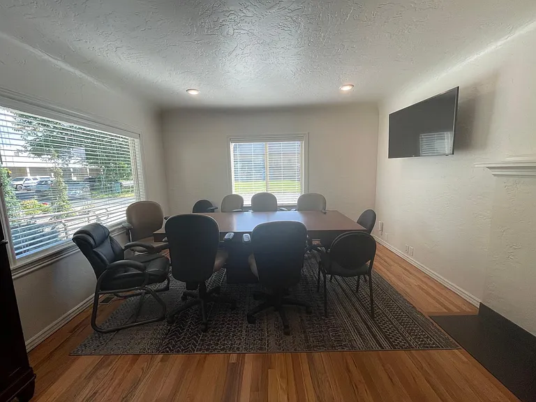 1225 N Main St — Photo 6