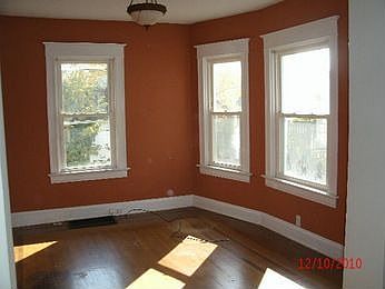 4th image of 4106 Wood St