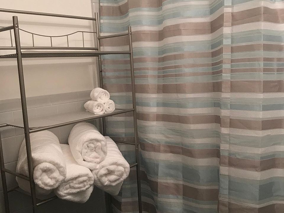 1st image of 130 Colonial Ct APT 39
