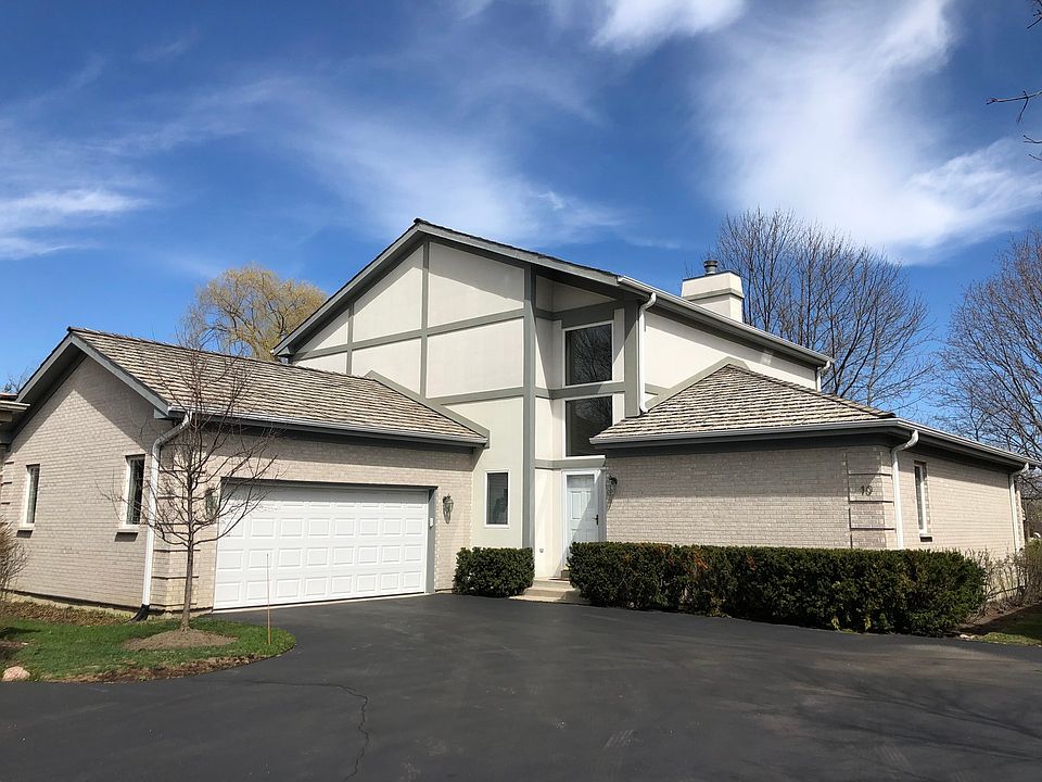 1st image of 10 Abbotsford Dr