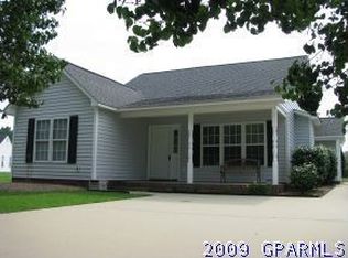 2203 Old Courthouse Dr, Greenville, NC 27858