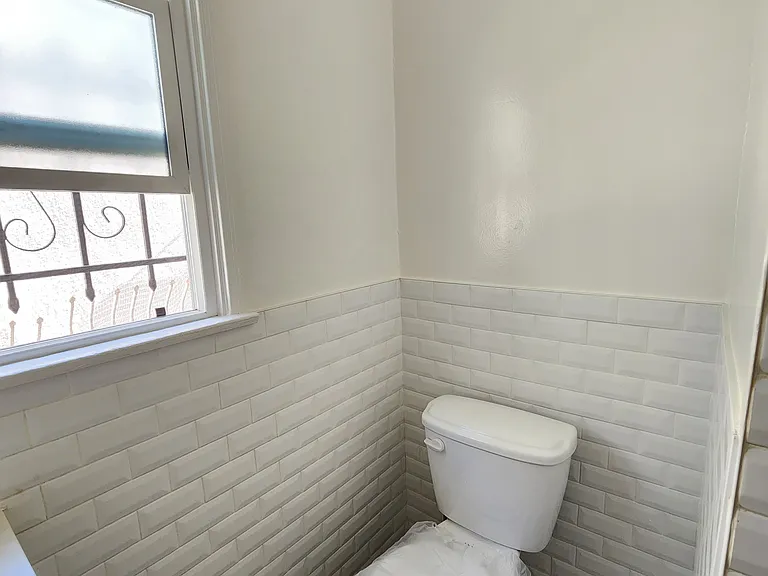 1781 N Orchid Ave #103 — Photo 11