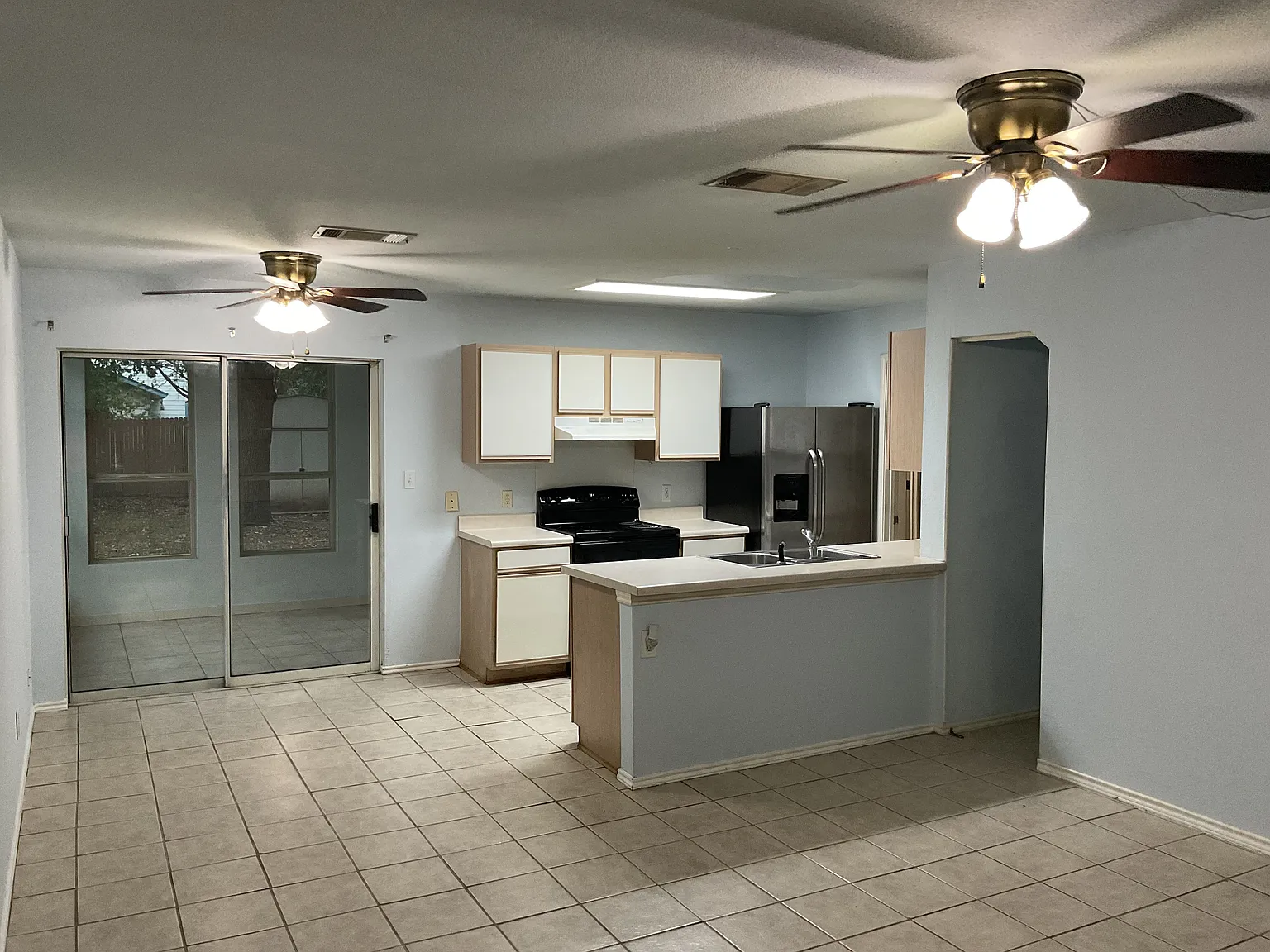 3 bed, 1650 sqft, $1,800 — Photo 3