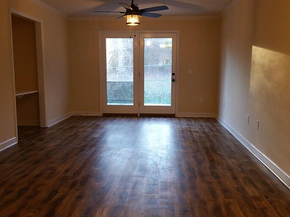 2nd image of 315 Sunridge Dr