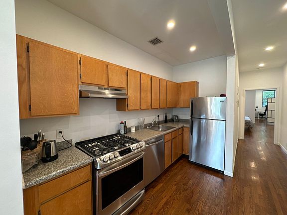4th image of 75 W 119th St APT 2