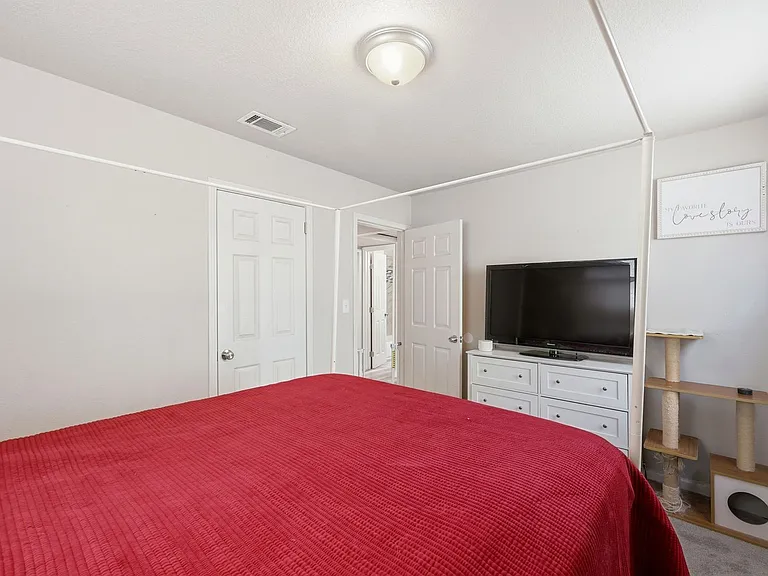 5327 Lexington Ave — Photo 24