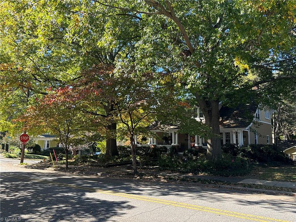 1st image of 11 Park Blvd