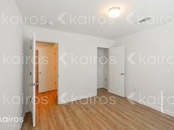 3rd image of 11401 Camden Court Cir