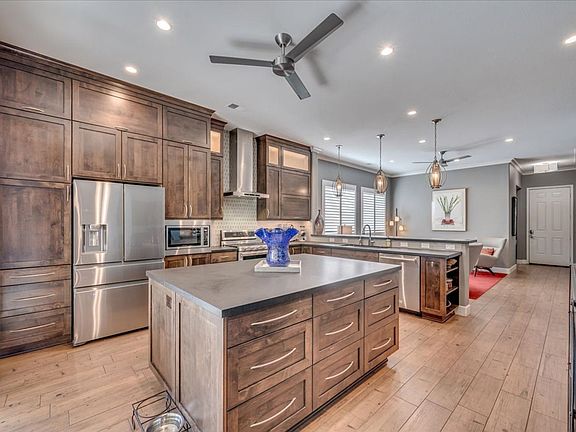 4th image of 10562 Thistle Berry Ct