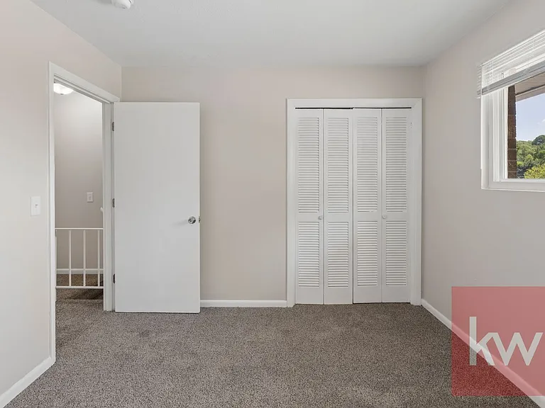 340 E Carters Valley Rd — Photo 17