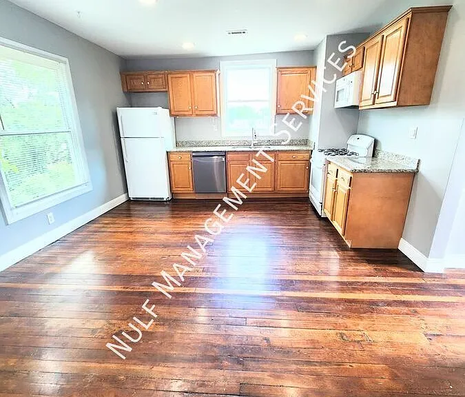 736 Clarissa St #2 — Photo 1