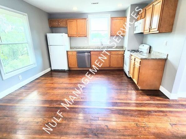 736 Clarissa St Floor 2