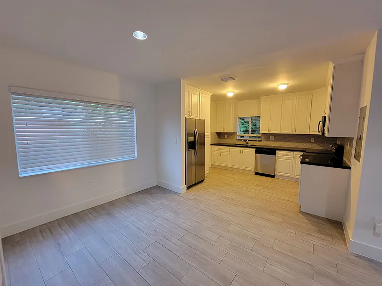 6515 NW 1st Pl — Photo 1