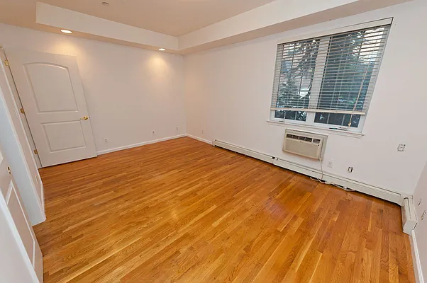 Rented by Compass | media 67