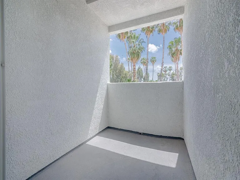Warner Center Townhomes — Photo 5