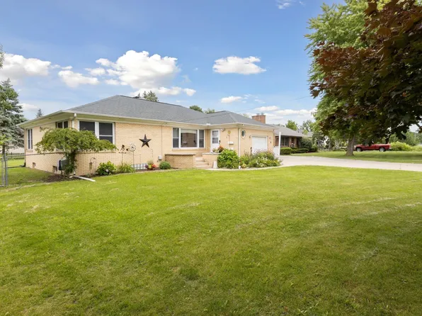 2111 Borton Ave, Essexville, MI 48732