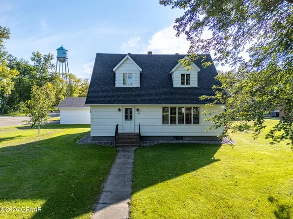 317 N Baldwin St, McVille, ND 58254