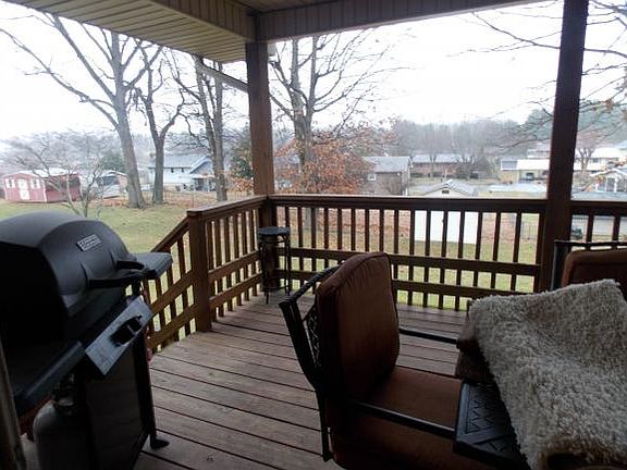 3rd image of 531 Meadowcrest Dr