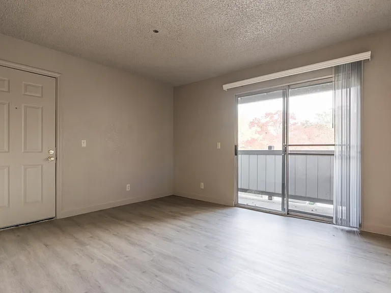 7475 Stockton Blvd — Photo 8