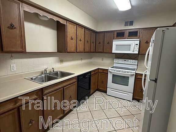 4th image of 745 S Hickory St APT 116