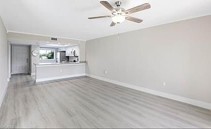 4th image of 152 Cypress Way E #1206