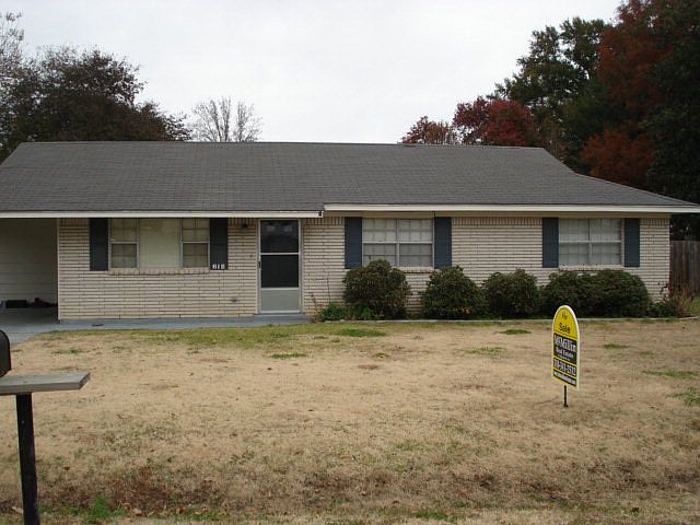 1st image of 210 Madeline St