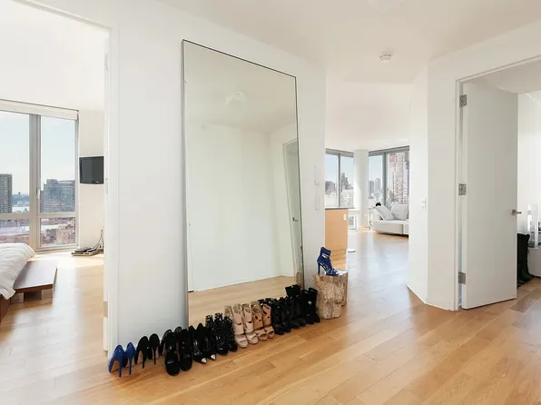 310 West 52nd Street 18H image 6 of 6