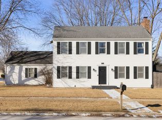 1713 Ironwood Dr, Sycamore, IL 60178