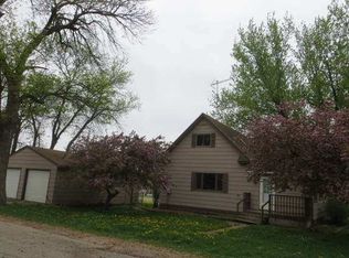 304 E 2nd St, Hardwick, MN 56134