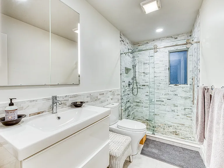 2430 Dignans Rd — Photo 17