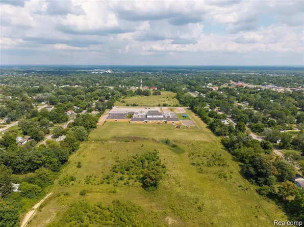 5159 Summit St, Flint, MI 48505