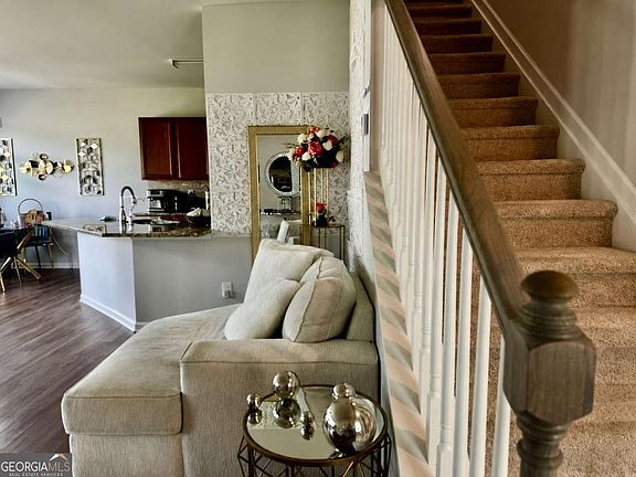 3rd image of 4895 Hillstone Dr