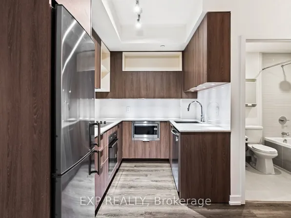 200 Sackville St #314, Toronto, ON M5A 0C4