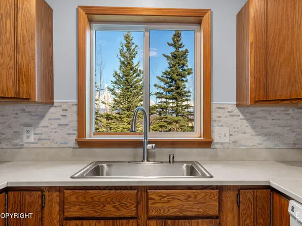 1100 N Shenandoah Dr, Palmer, AK 99645