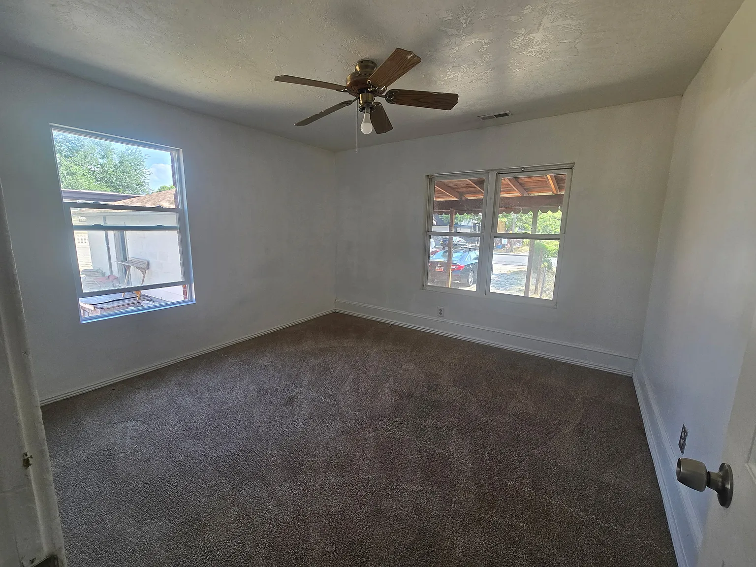 6 bed, 2650 sqft, $2,600 — Photo 3