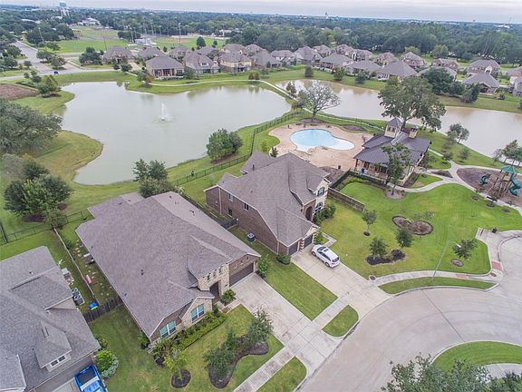 2nd image of 6015 Green Meadows Ln