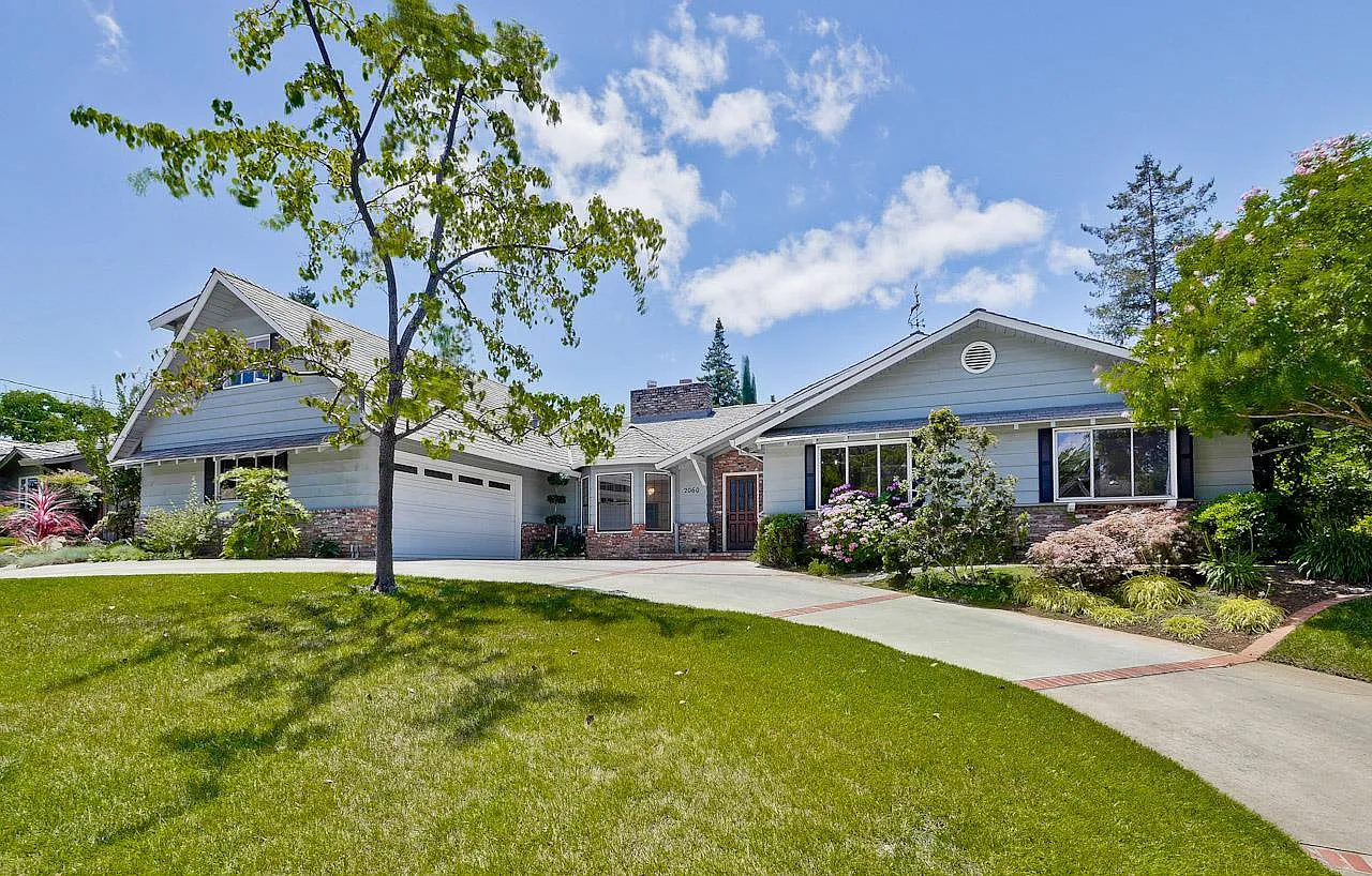 2060 Wooded Glen Dr photo 1