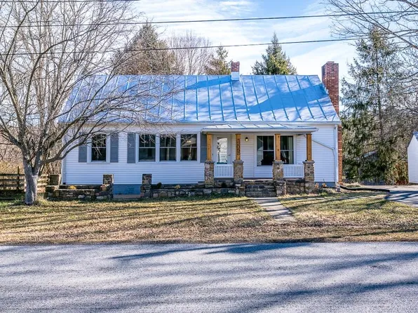 12057 Port Republic Rd, Grottoes, VA 24441