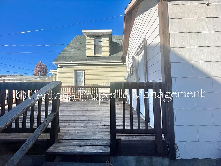 1119- 1119 1/2 Nevada — Photo 12