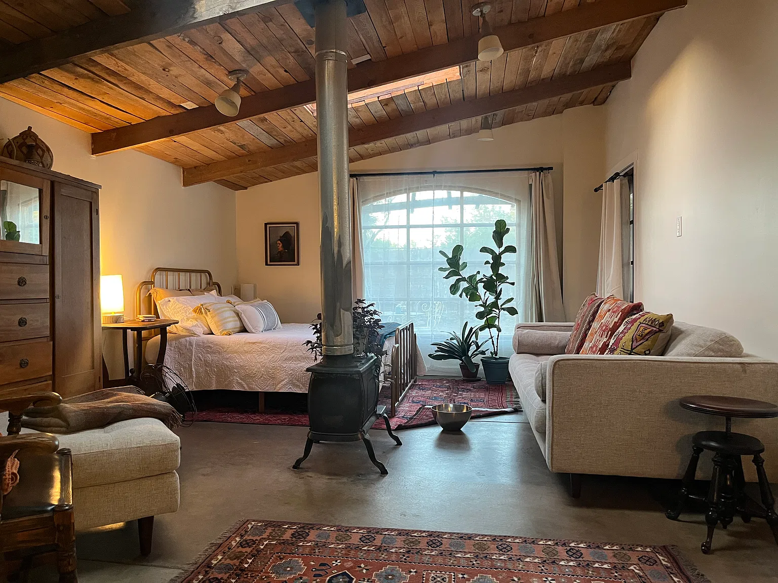 Studio, 1000 sqft, $1,150 — Photo 2
