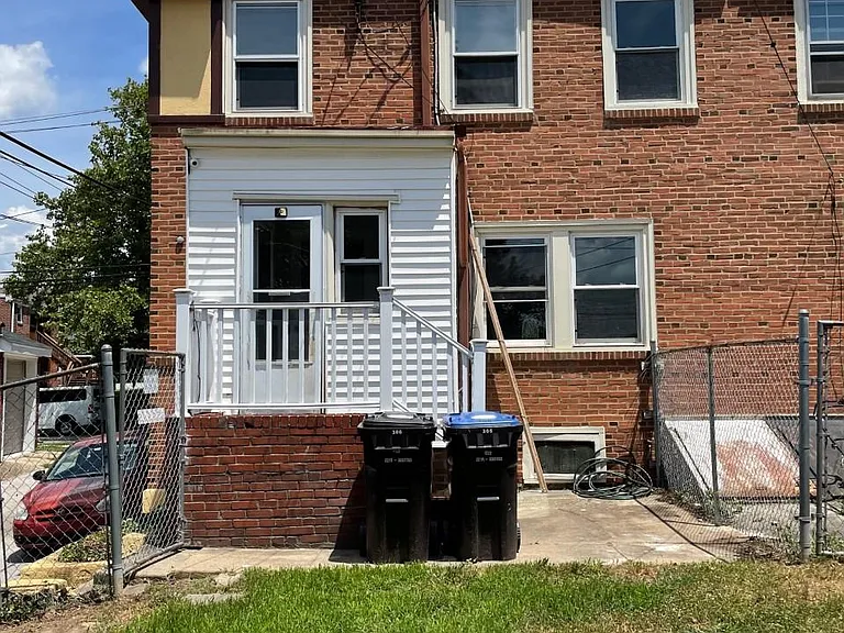 306 W Freedley St — Photo 28
