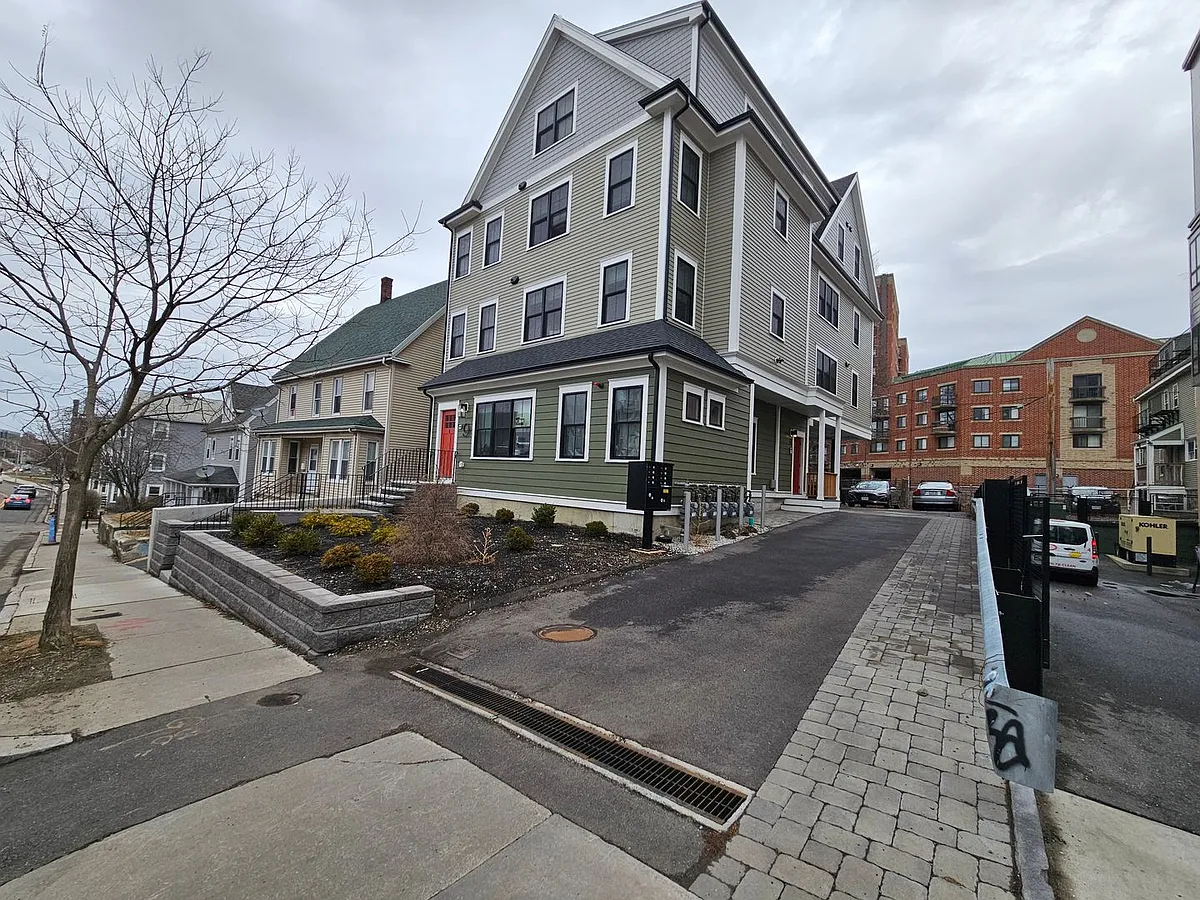 Building Photo - 9B Everett St #A5