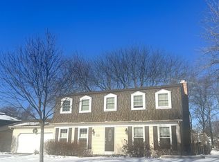 2790 Valley Forge Rd, Lisle, IL 60532