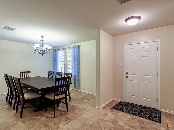 3rd image of 2713 Ingram Cir