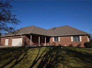 3280 W Hidden Lake Ct, Greenfield, IN 46140