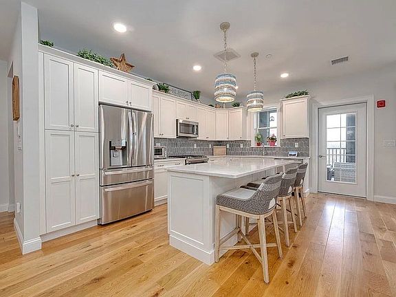 3rd image of 50 Coppersmith Way #302