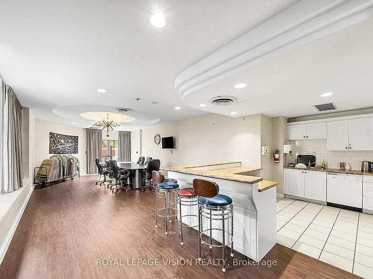 1700 Eglinton Ave E #815 — Photo 4