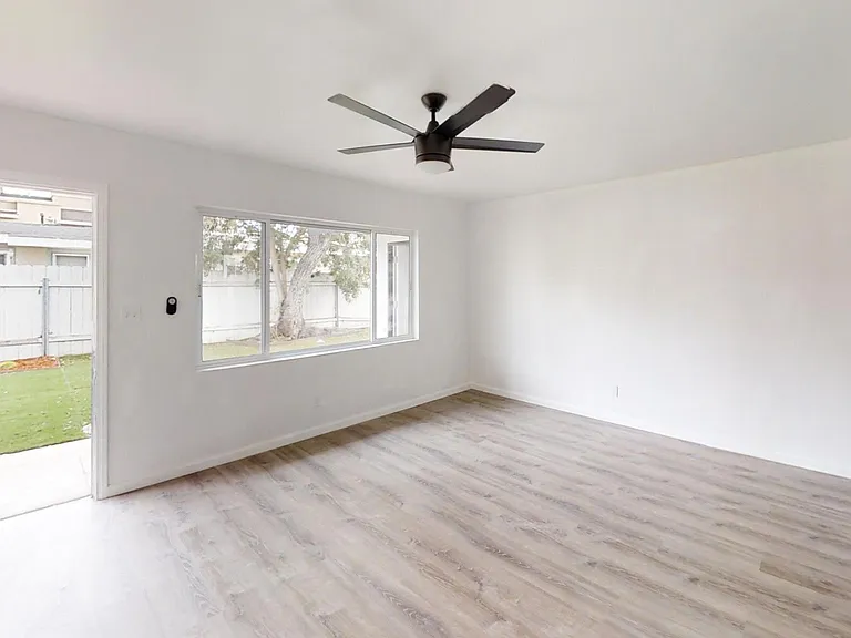 1009 Hornblend St — Photo 6